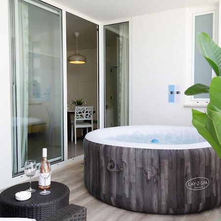Ferienwohnung Apulialux Polignano High Class / Jacuzzi + Parking Polignano a Mare Exterior foto