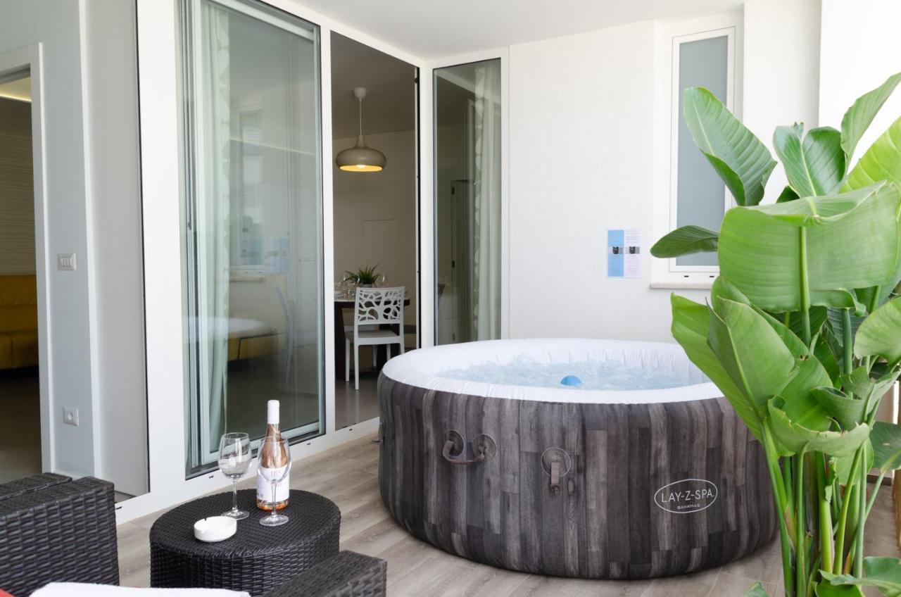 Ferienwohnung Apulialux Polignano High Class / Jacuzzi + Parking Polignano a Mare Exterior foto